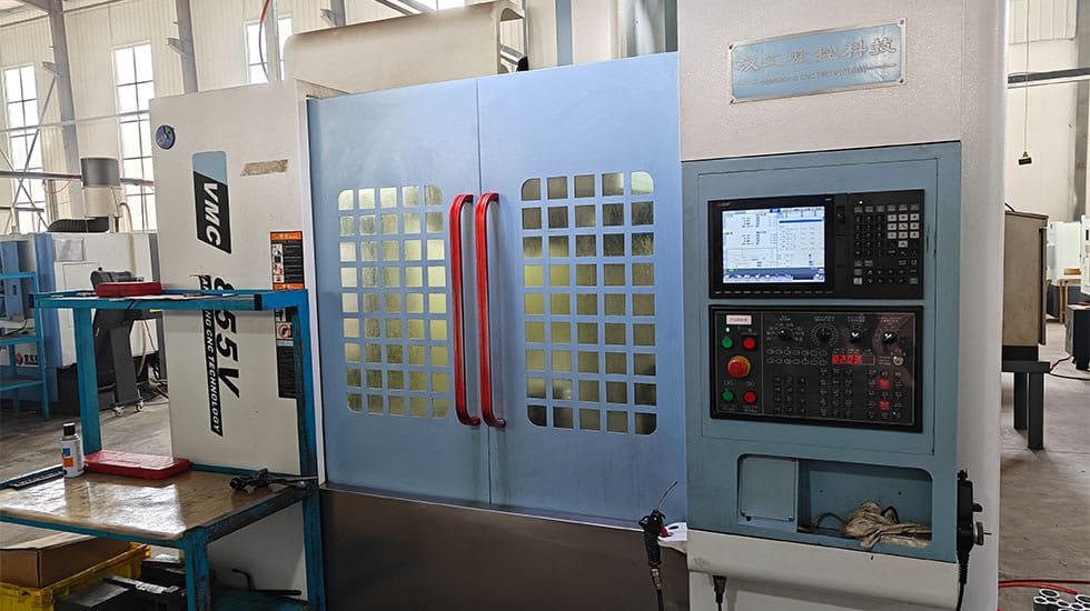 Máquina CNC de tres ejes