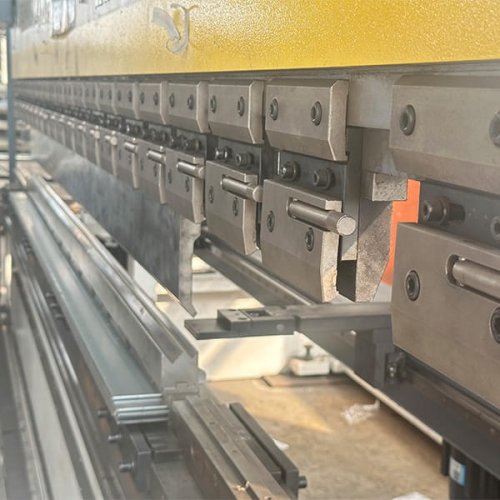 Servicios de doblado de metales