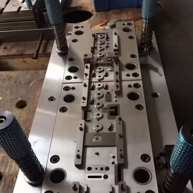 Custom Metal Stamping Parts Manufacturer | OEM Precision Stamping & Tooling China