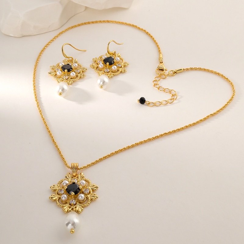 Lucky star necklace earrings set