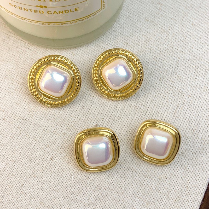 Golden lace embroidery palace earrings