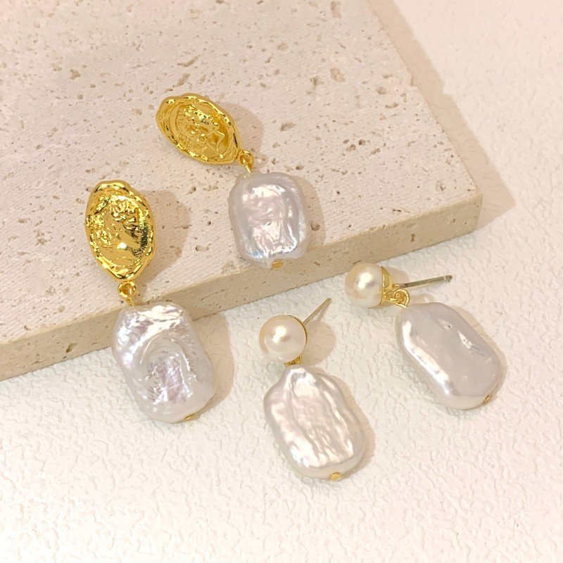 Natural freshwater Baroque irregular-shaped pearl portrait earrings
