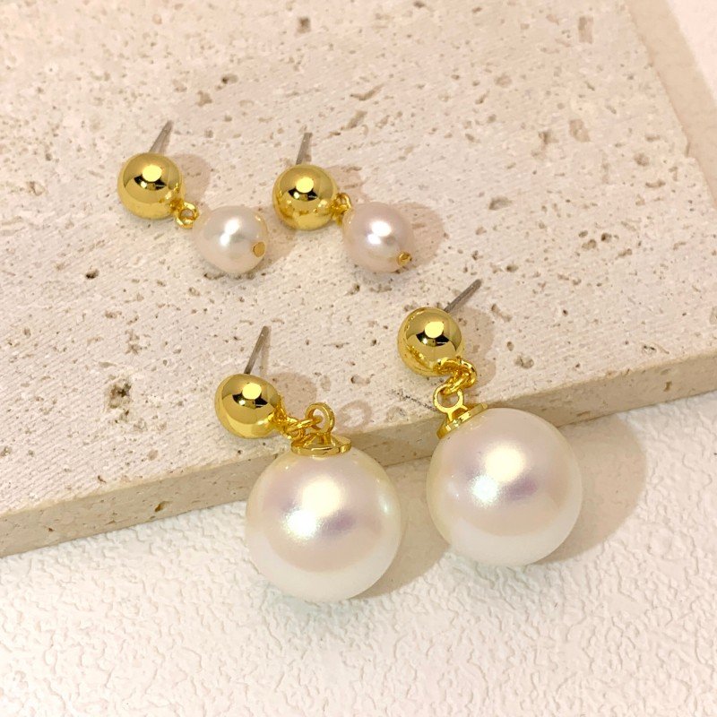 Colorful pearl earrings