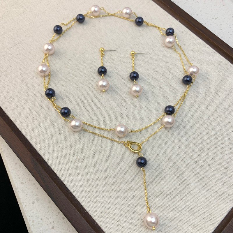 Black and white pearls necklace & earring & sweater chain