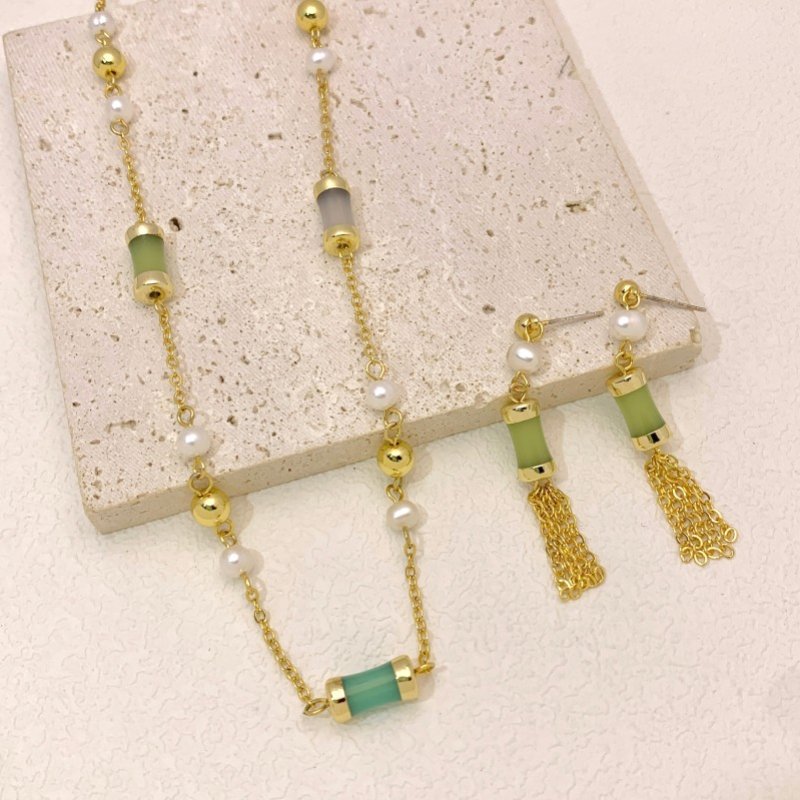 Natural pearl necklace and tassel earrings set