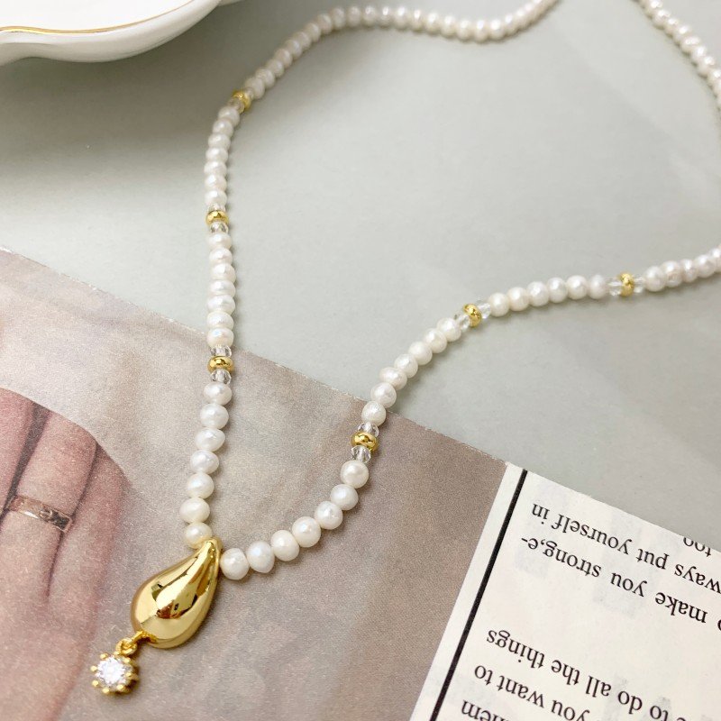 Natural freshwater pearl necklace