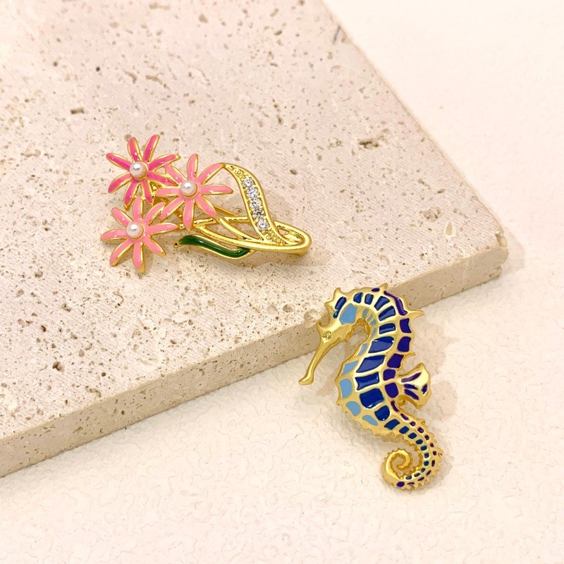 Vintage glaze little daisy seahorse enamel brooch