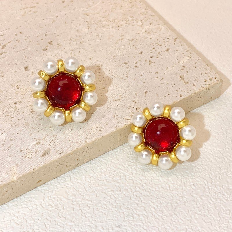 Court style simple stud earrings