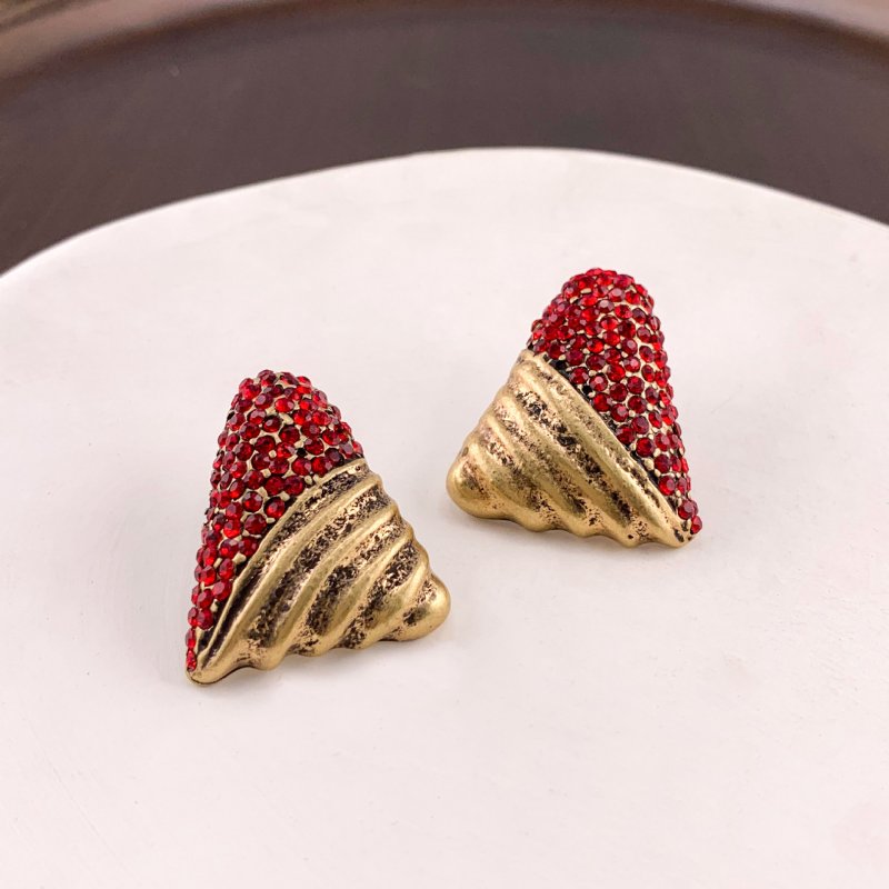 Retro and exaggerated diamond earrings