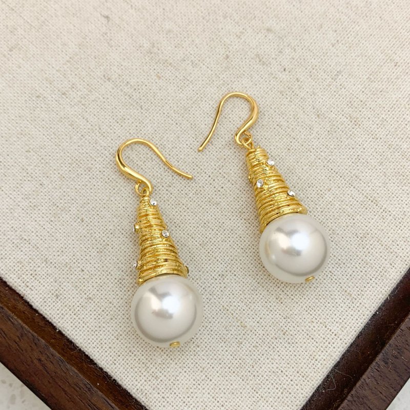 18K gold wire-wrapped Christmas tree-shaped pearl earrings