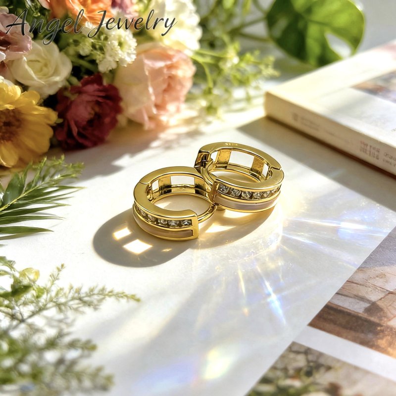 Gold inlaid zirconium simple circle earrings for women