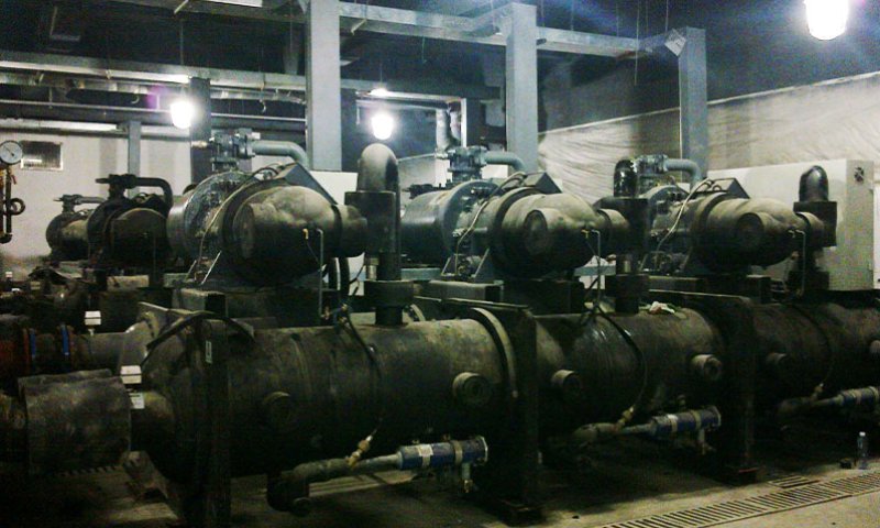 Water cool screw chiller