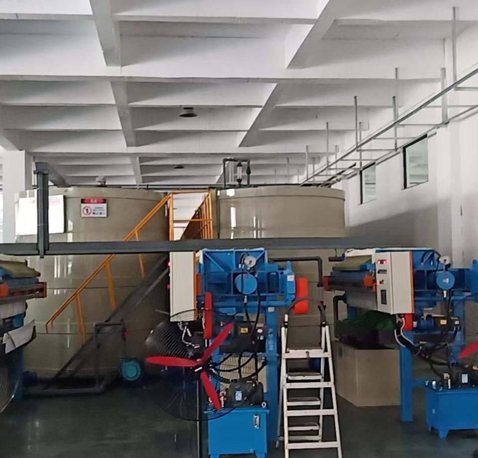 Equipo de purificación de descargas estándar de aguas residuales para tratamiento de superficies metálicas