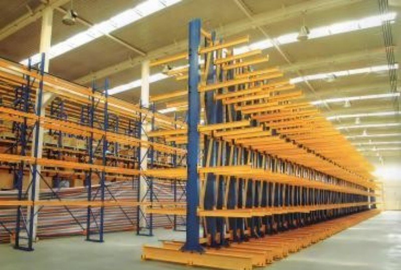 Intelligent three-dimensional warehouse shelf system to improve the efficiency of goods storage