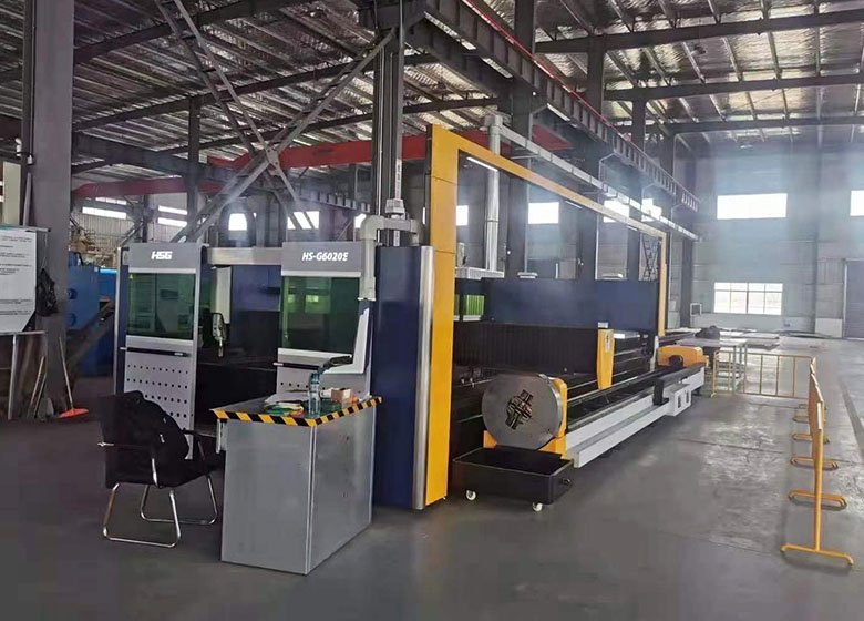 Laser cutting machine