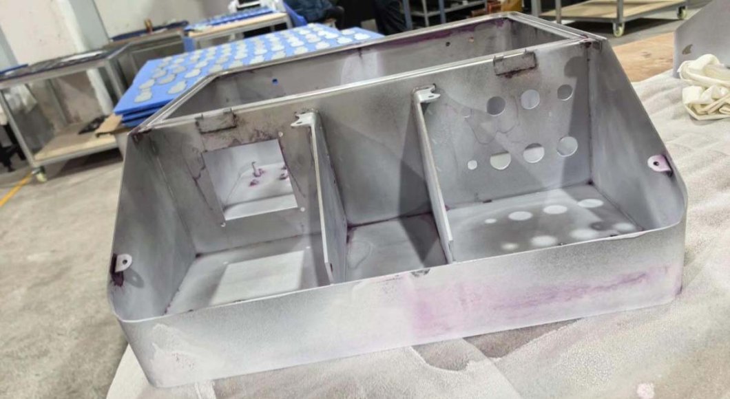 Case Study: How Huarui Masters the Balance Between Structural Integrity and Aesthetic Excellence for Robot Enclosures