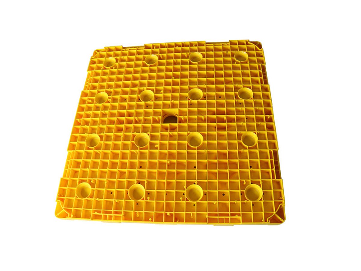 Water bottle pallet  (1371)