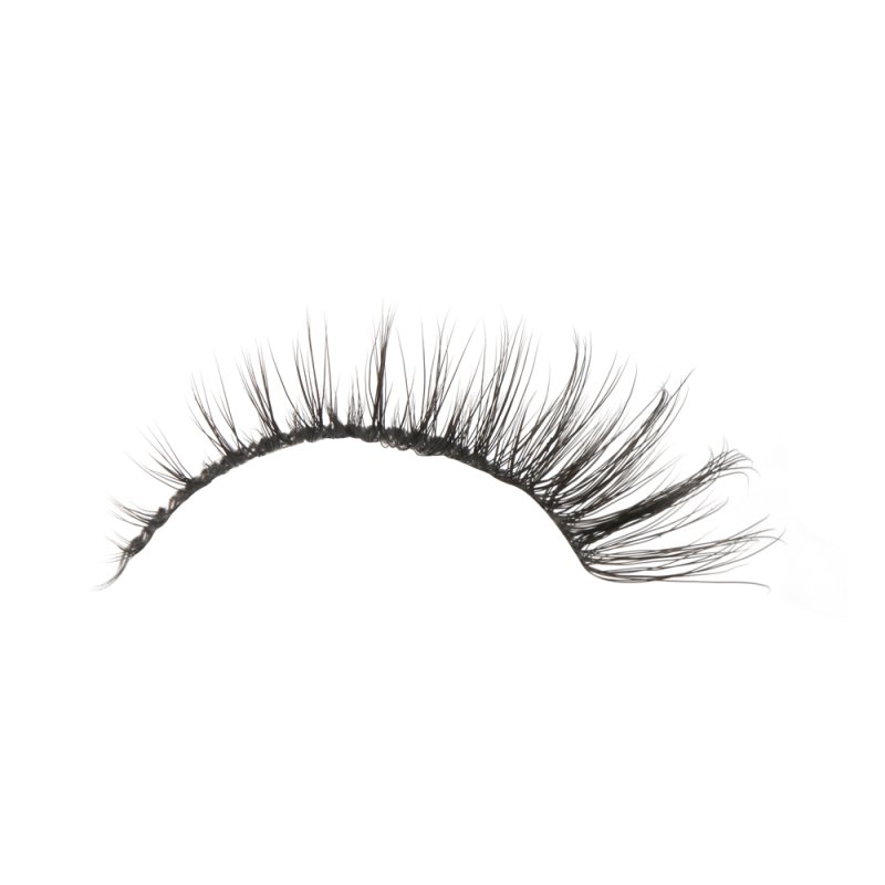 strip lashes light volume Cat Eye style