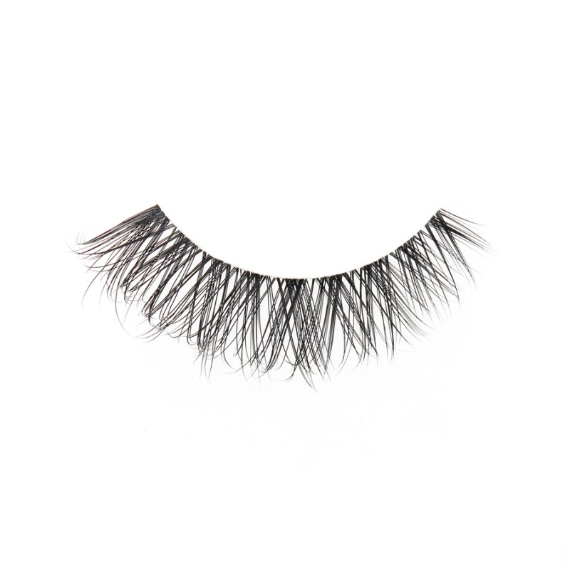Natural Wispy Cat Eye Lashes style