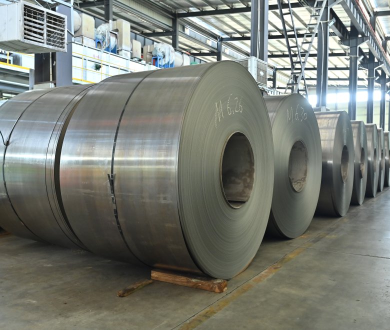 Close-up of HiB-27/105 silicon steel edge