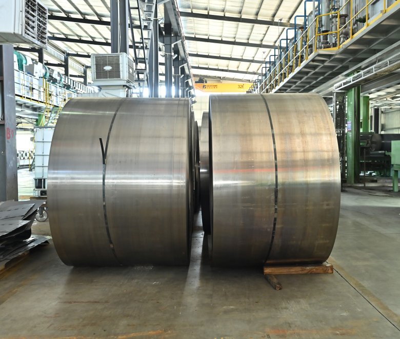 Close-up of HiB-27/100 silicon steel edge
