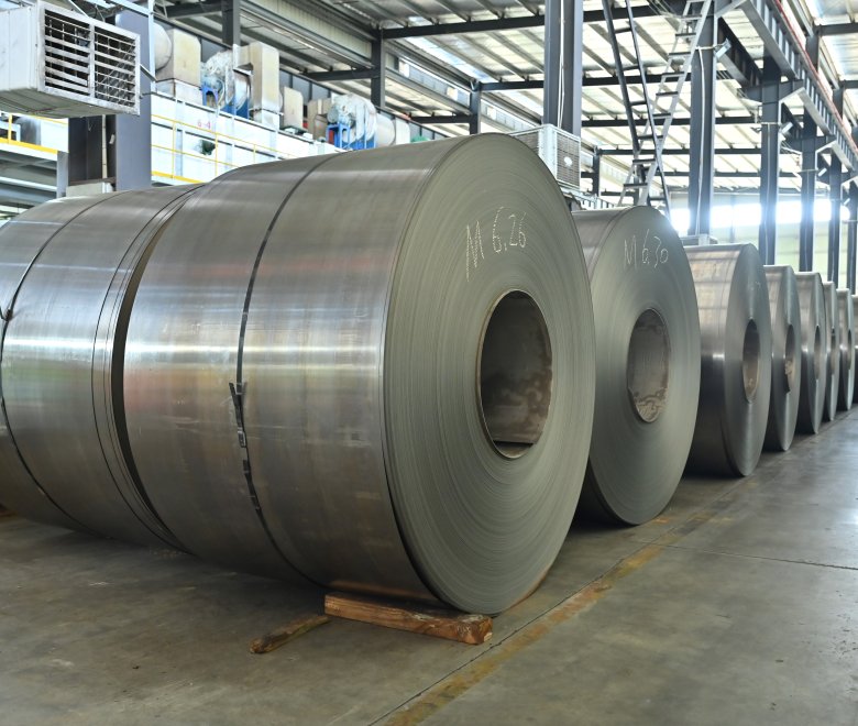 Close-up of HiB‑27/90 silicon steel edge