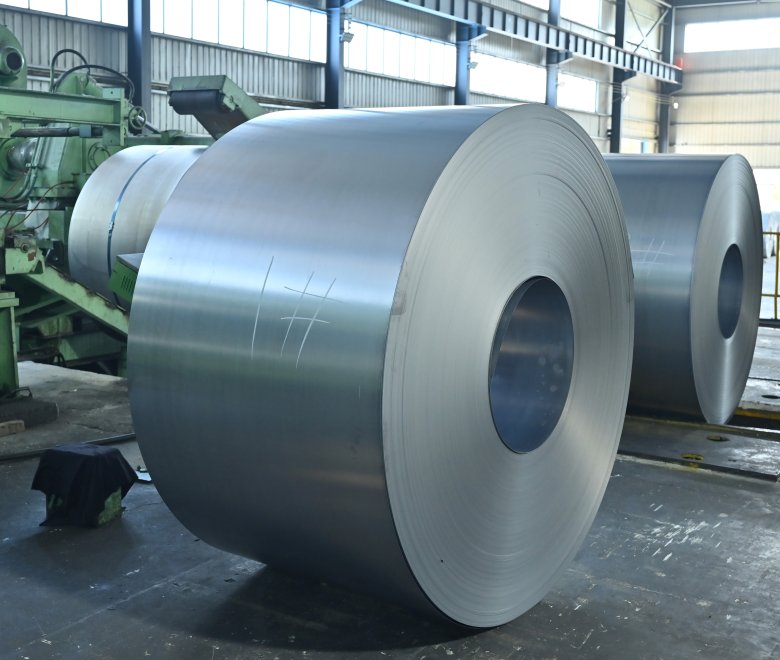 Detailed view of HiB-27/100 coil thickness and finish