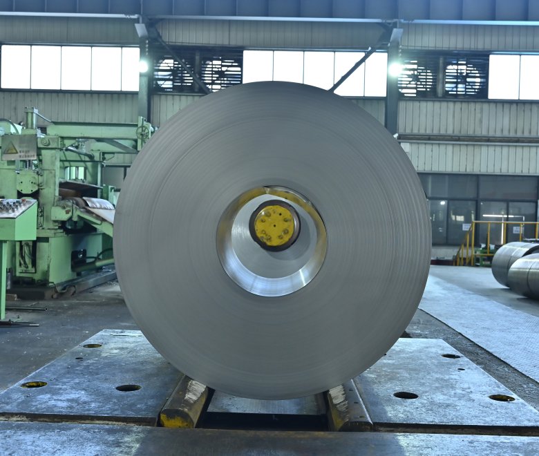 Detailed view of HiB-27/105 coil thickness and finish