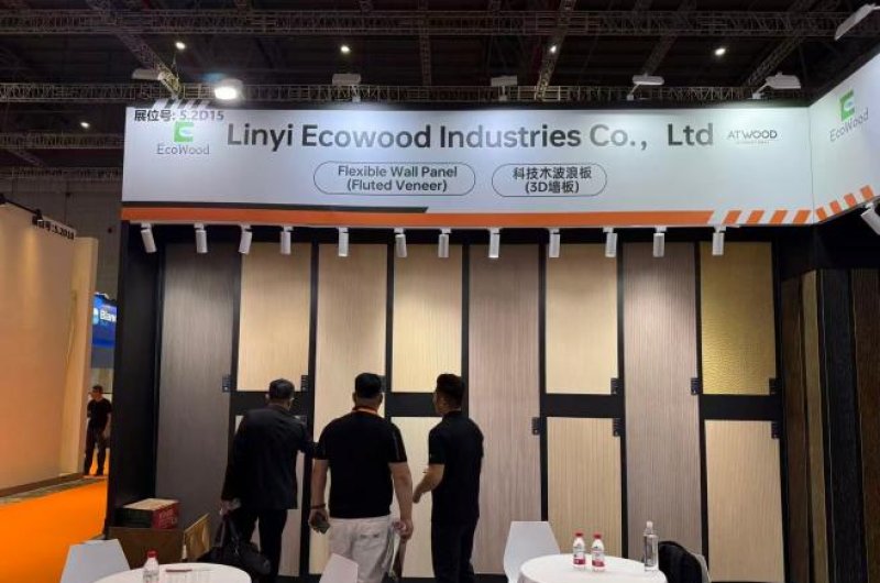 Live from Istanbul: Our engineered wood wave panels are a hit at the Turkish trade show.
